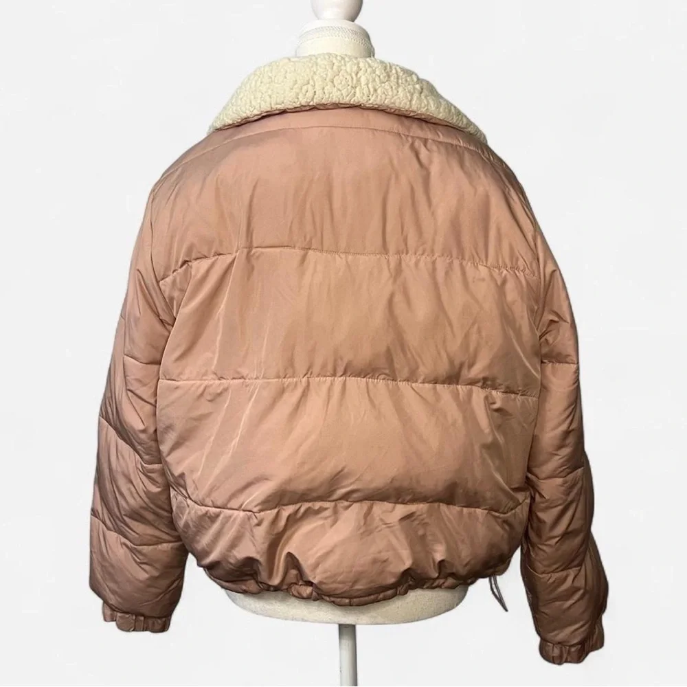 Hollister Women's pink Puffer Jacket with Sherpa Lining‎ Size Large